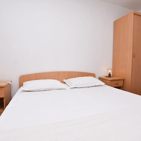 Apartments And Room Kiko Primošten Kültér fotó