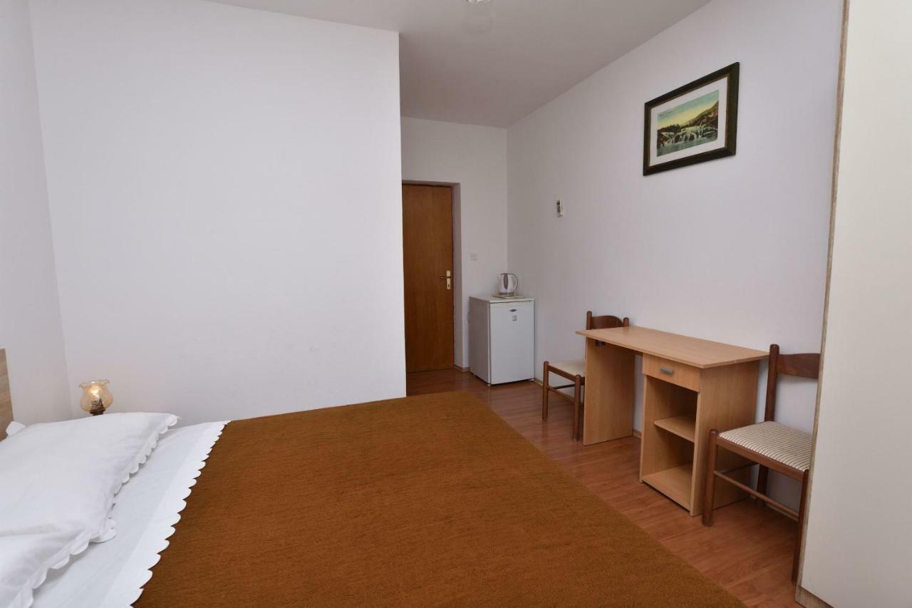 Apartments And Room Kiko Primošten Kültér fotó