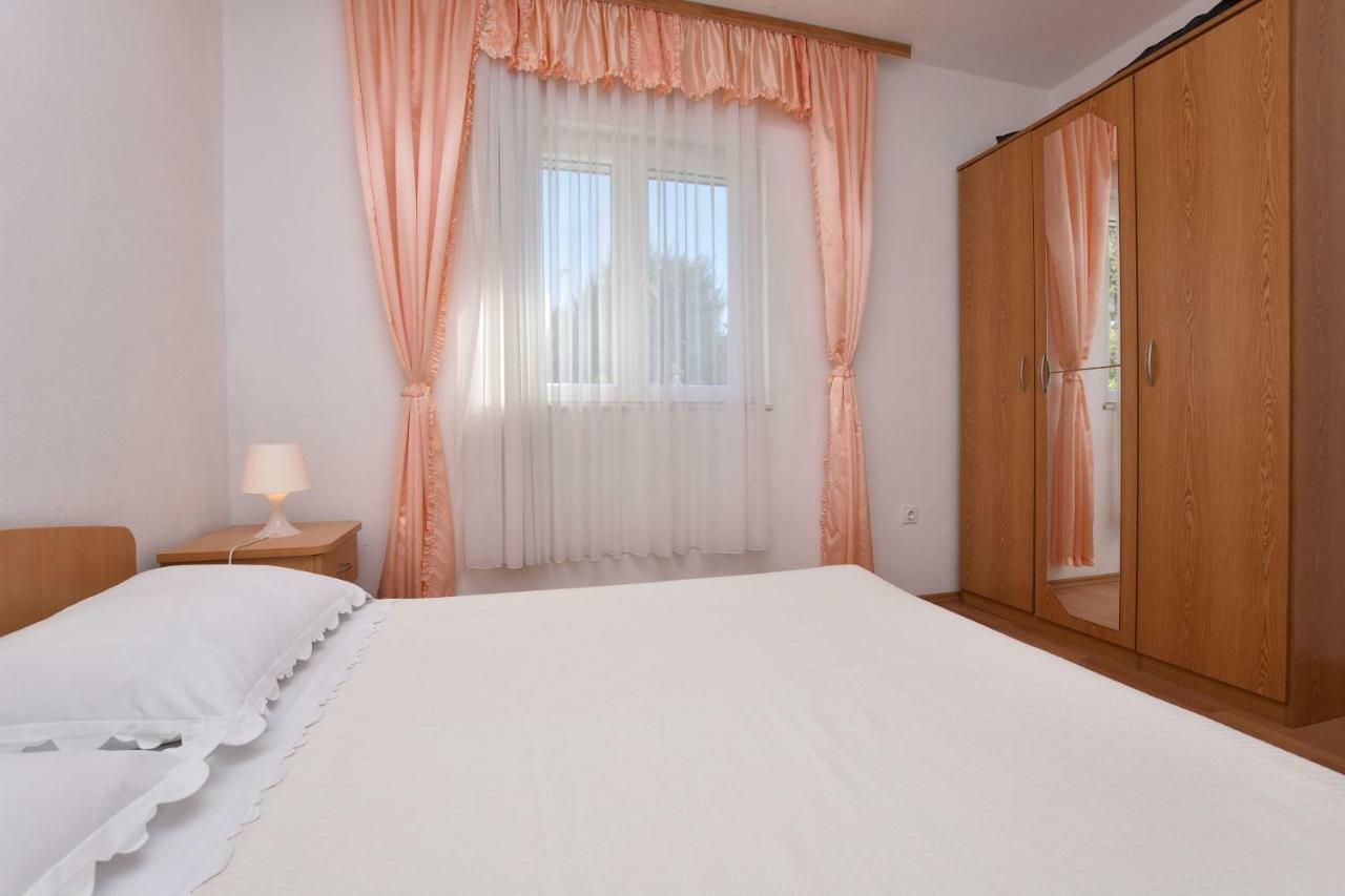 Apartments And Room Kiko Primošten Kültér fotó